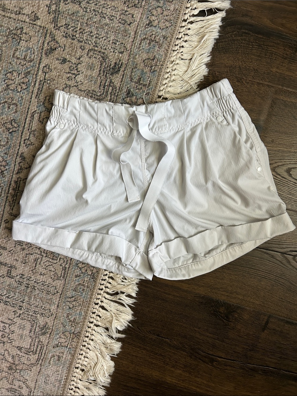Lululemon Spring Break Shortw - Picture 2 of 4